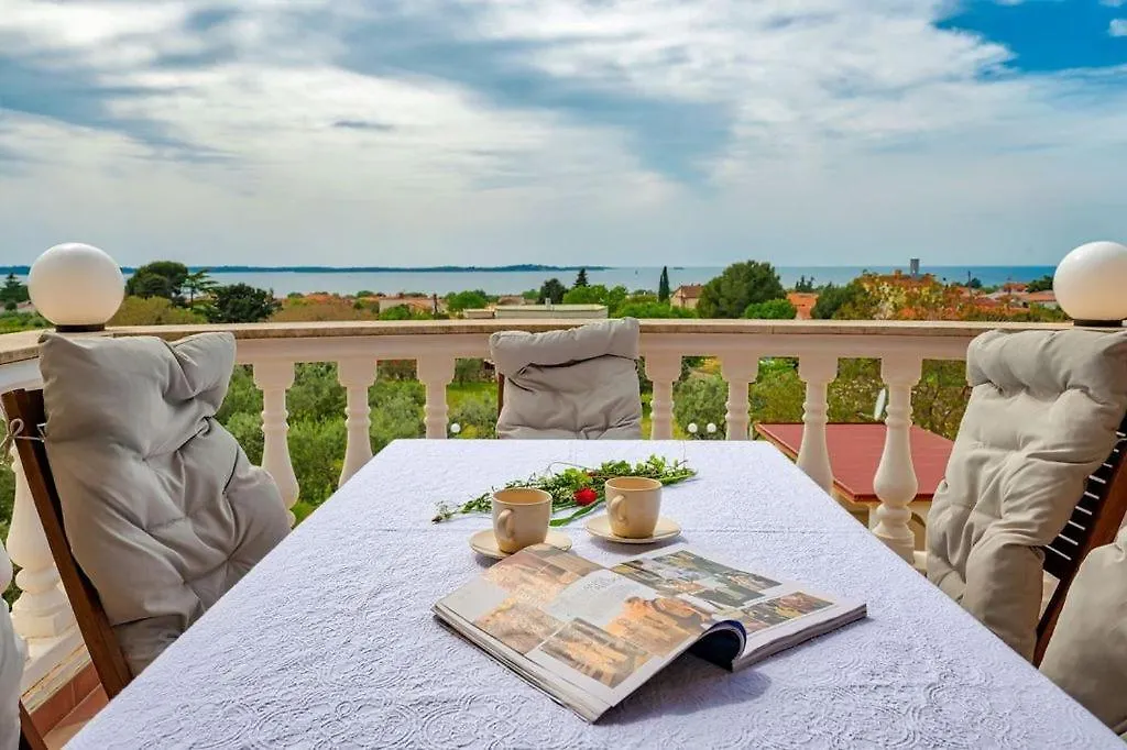 Apartment Villa Mara Peroj